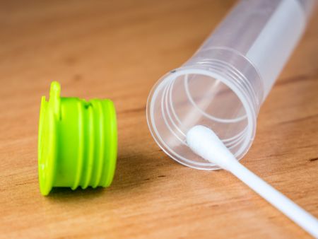 Anlaufstelle für Corona-Verdachtsfälle - Zutritt nur mit Bescheinigung des Hausarztes und Termin des Gesundheitsamtes (Foto: iStock.com - Animaflora)